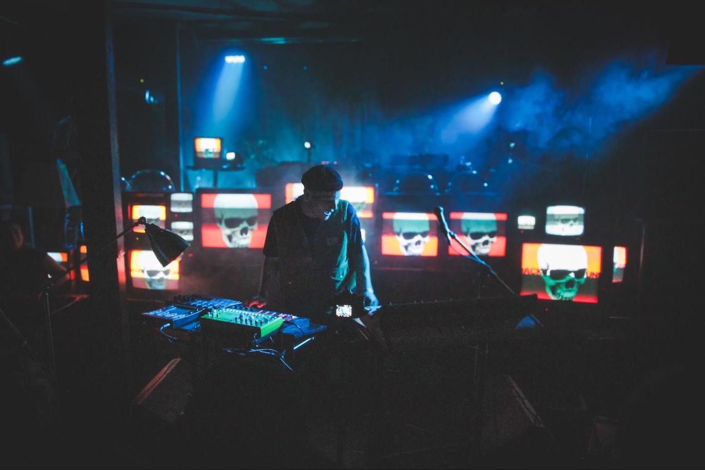 Colvedale uses T-RackS Plug-ins